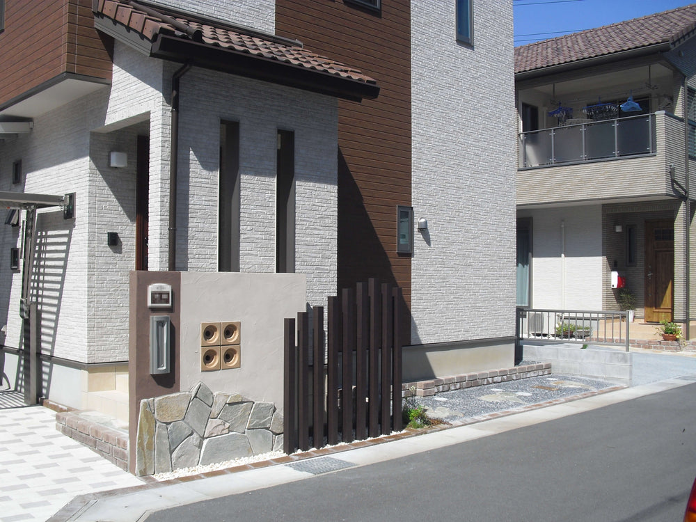 Ik様邸 門柱・玄関アプローチ